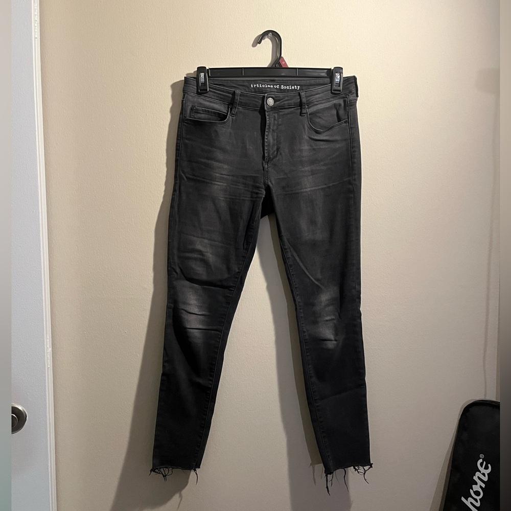 Black frayed jeans